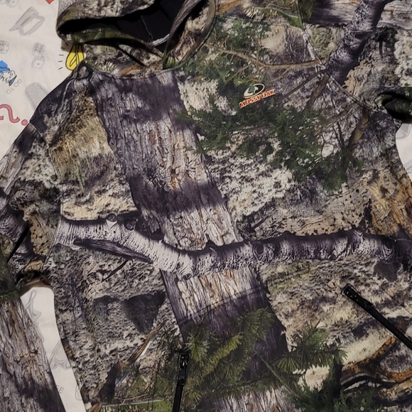 Mossy Oak Camo Hoodie - Picture 7 of 8